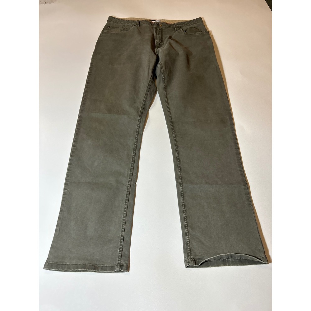 IZOD Straight Fit Pants Mens 33x32 Olive Green Excellent Casual Chinos